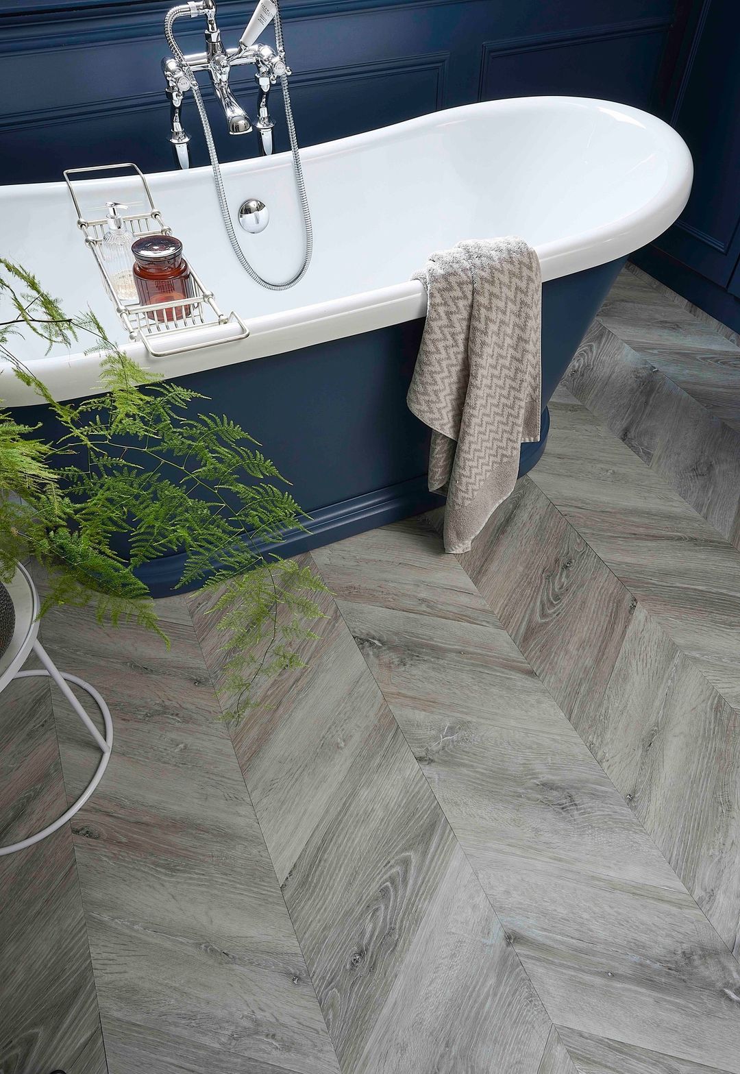 light lvt flooring in bathroom